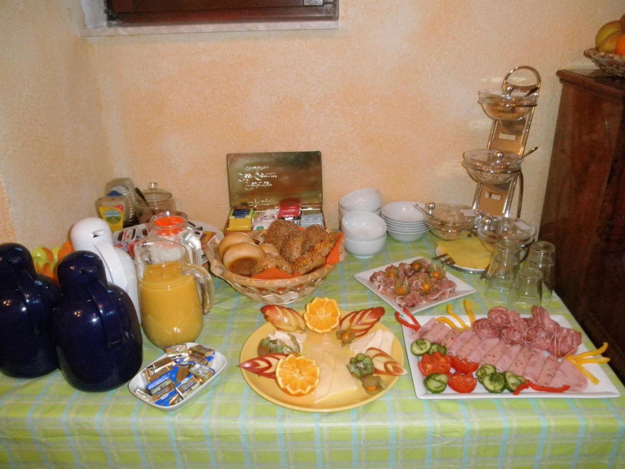 Guest house Zu Altpieschen 3*