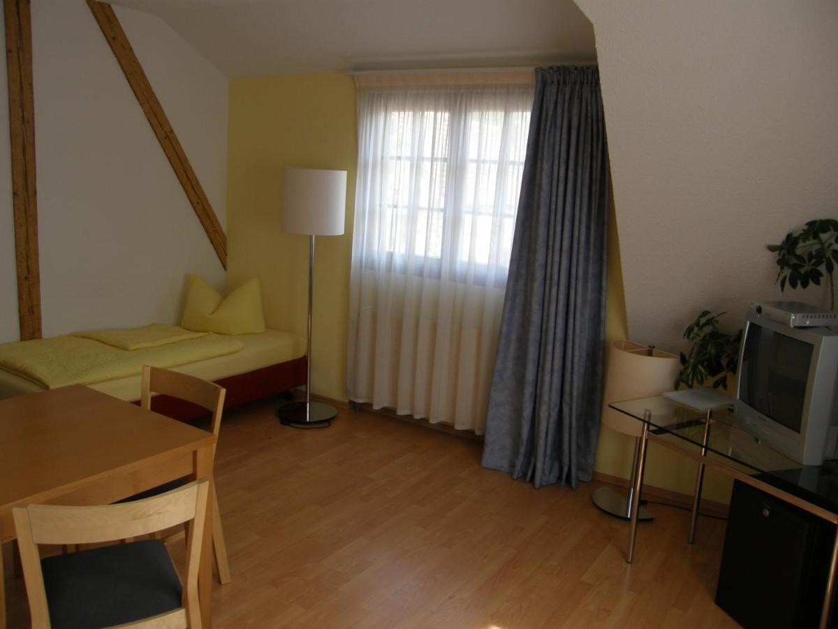 Guest house Zu Altpieschen 3*